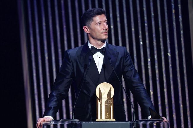 被老头扒开腿糟蹋h