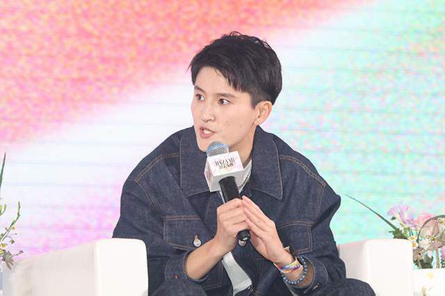 校长揉我胸啊嗯视频