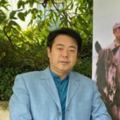 美女憋尿到极限且不能尿